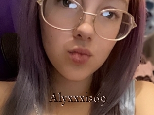 Alyxxxis69