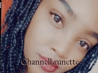 Channelbrunette