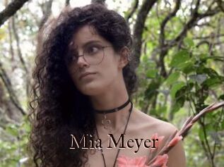 Mia_Meyer