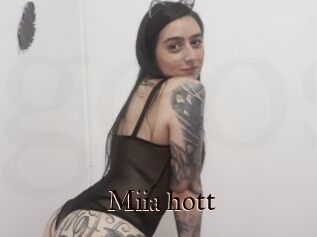 Miia_hott