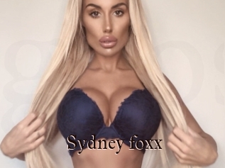 Sydney_foxx