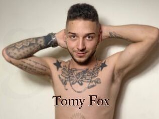 Tomy_Fox